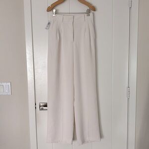 NWT Aritzia Effortless Pants SZ 4